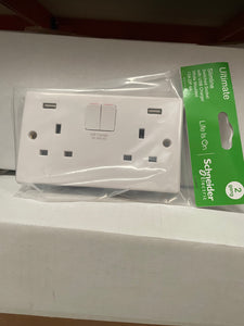 GGBGU3024DS Ultimate Switched Socket with US13 Charger